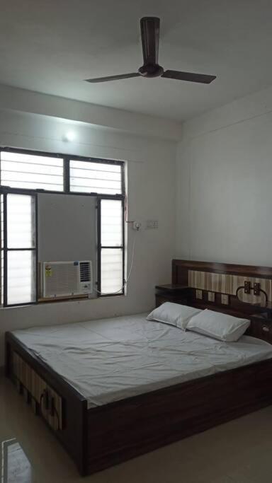 Sriram Homestay 01 Km To Sri Ram Mandir Ayodhya Εξωτερικό φωτογραφία