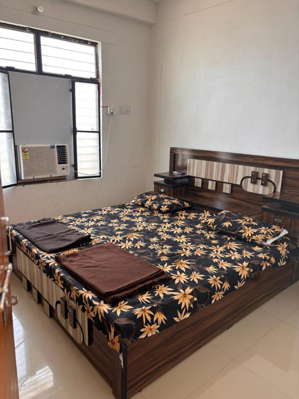 Sriram Homestay 01 Km To Sri Ram Mandir Ayodhya Εξωτερικό φωτογραφία