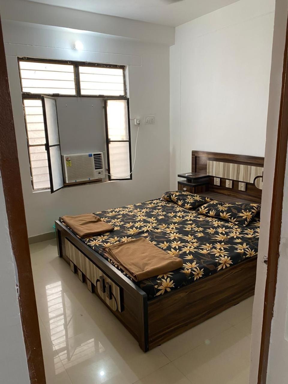 Sriram Homestay 01 Km To Sri Ram Mandir Ayodhya Εξωτερικό φωτογραφία
